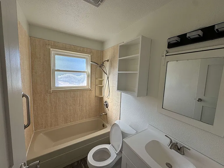 833 Michelle Dr — Photo 10