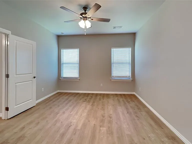 6932 Labelle Dr — Photo 12