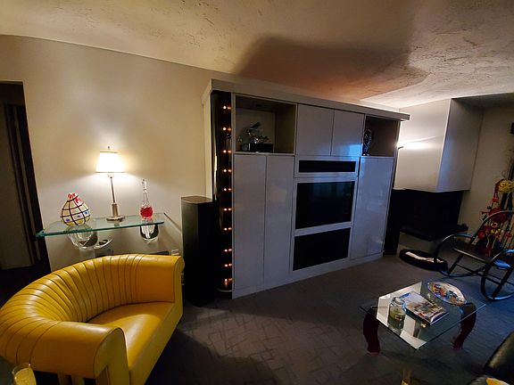4th image of 1070 S Lake Shore Dr #3-B1