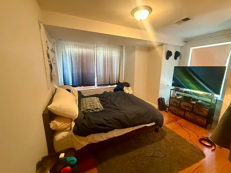 27 Antwerp St #2 — Photo 12