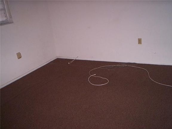 4th image of 1075 Miami Gardens Dr #209
