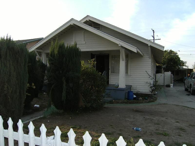 1st image of 1730 E 70th St