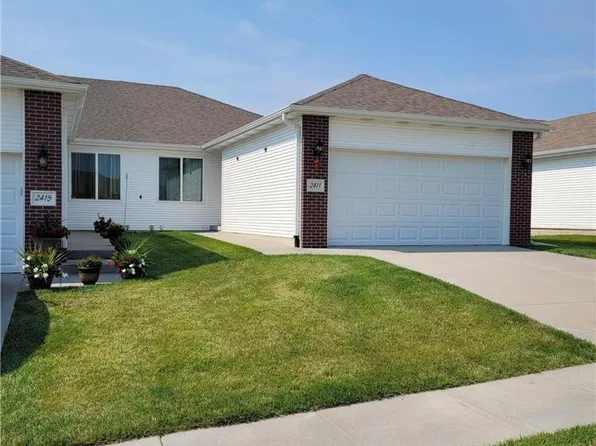 2411 City View Ct, Lincoln, NE 68521