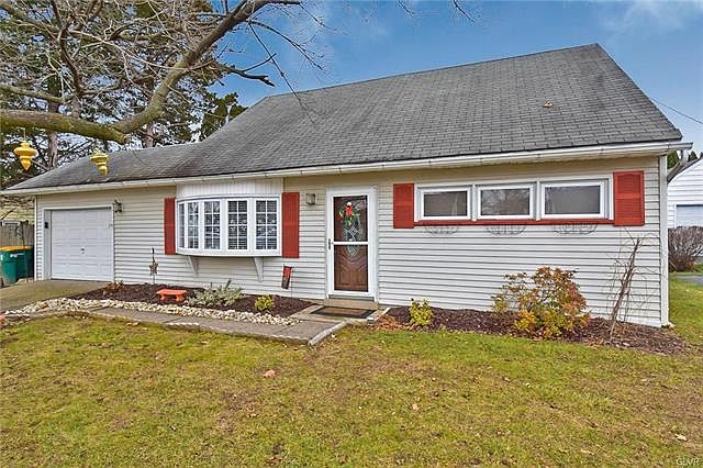 1st image of 8 Wilden Dr W