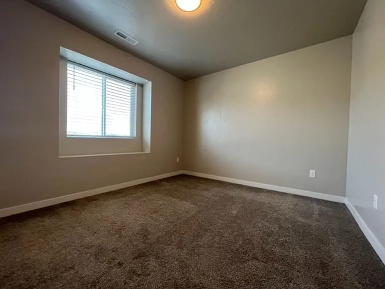 128 N Sevenoaks Ave — Photo 14