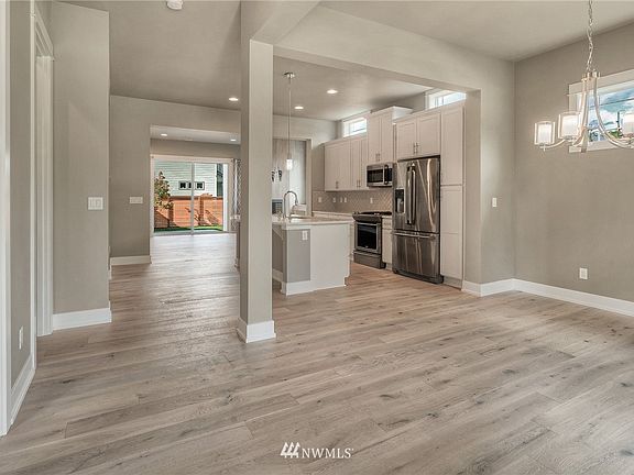 3rd image of 18223 Berkeley (Model Home) Parkway E