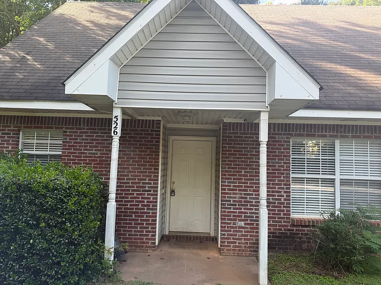 526 Greentree Ter — Photo 1