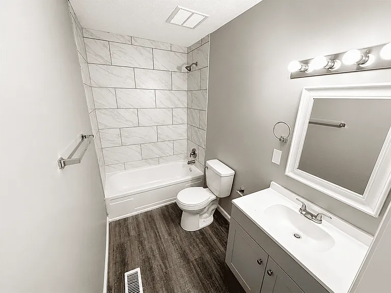 2036 Catalpa Dr #B — Photo 5