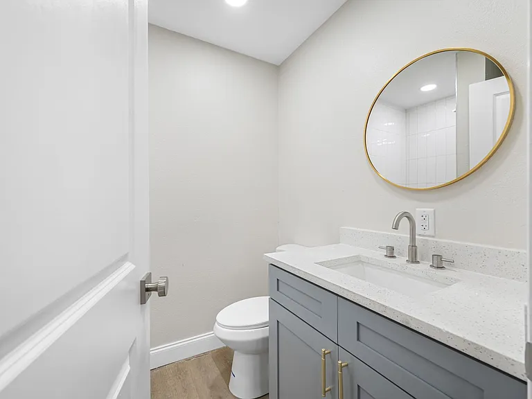 129 Danube Ave — Photo 14