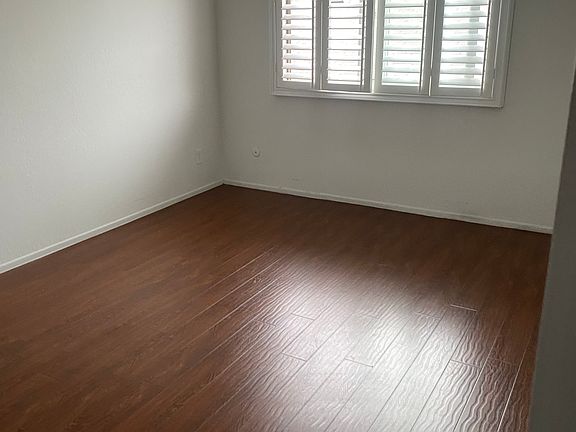 3rd image of 4441 Woodman Ave APT 204
