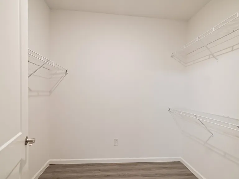 Oaks Place — Photo 23