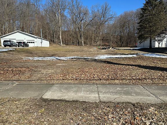 2nd image of 528 E Main St