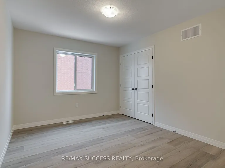 147 Siebert Ave — Photo 32