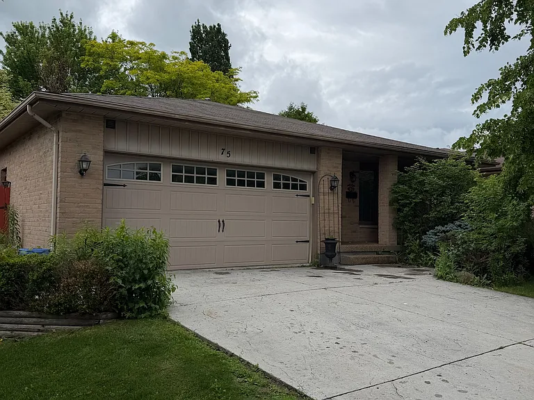 75 Golfview Cres — Photo 3