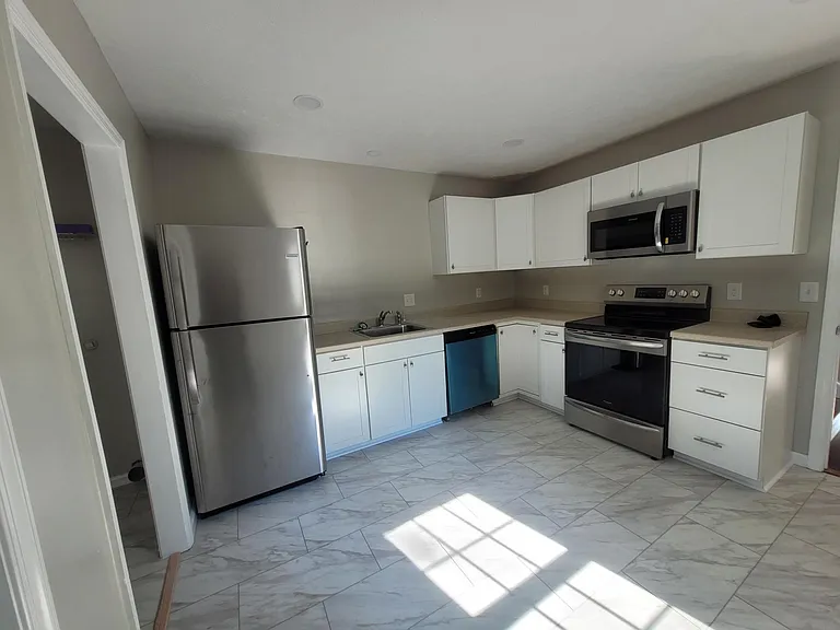 2905 Robert Hunt S — Photo 2