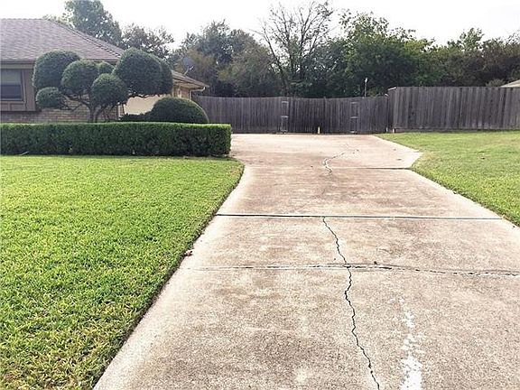 4th image of 718 Shadwell Dr