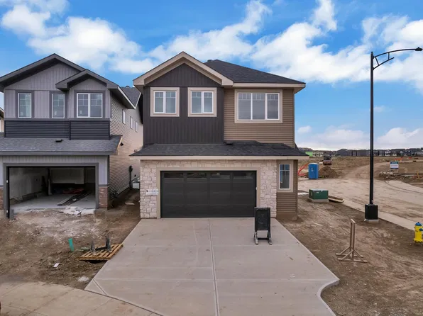 22335 85th Ave NW, Edmonton, AB T5T 7E4
