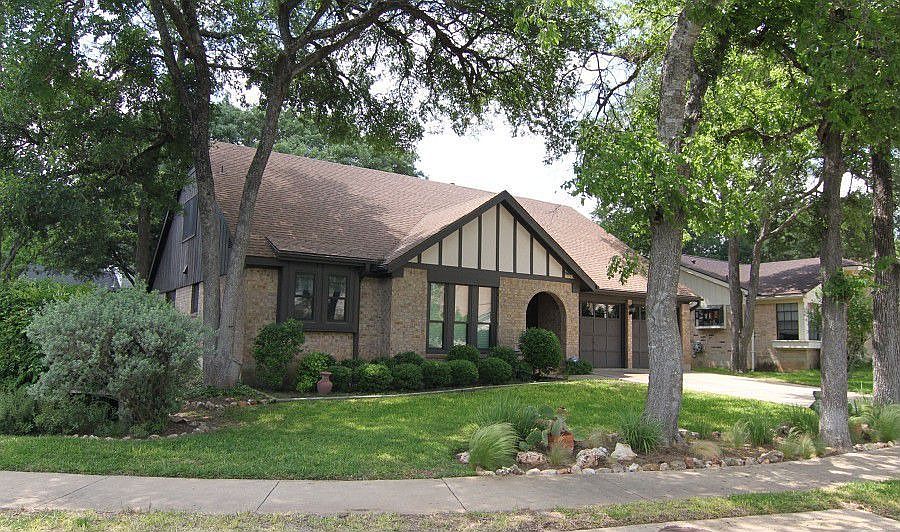 1st image of 4407 Bridlewood Dr