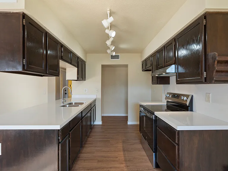 4043 W Sweetwater Ave — Photo 3