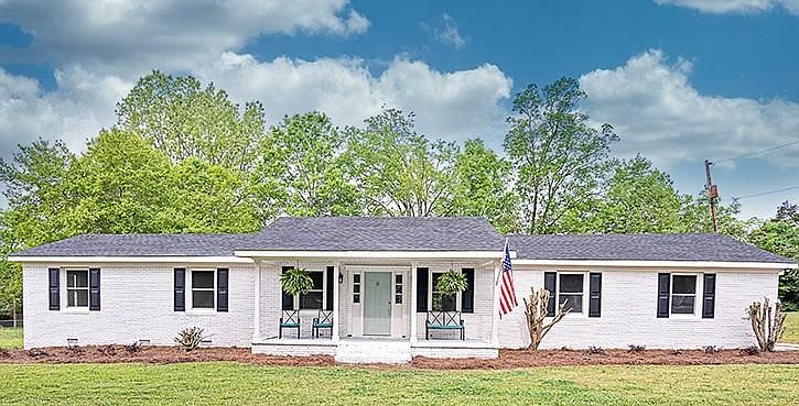 1st image of 126 Pinehaven Dr