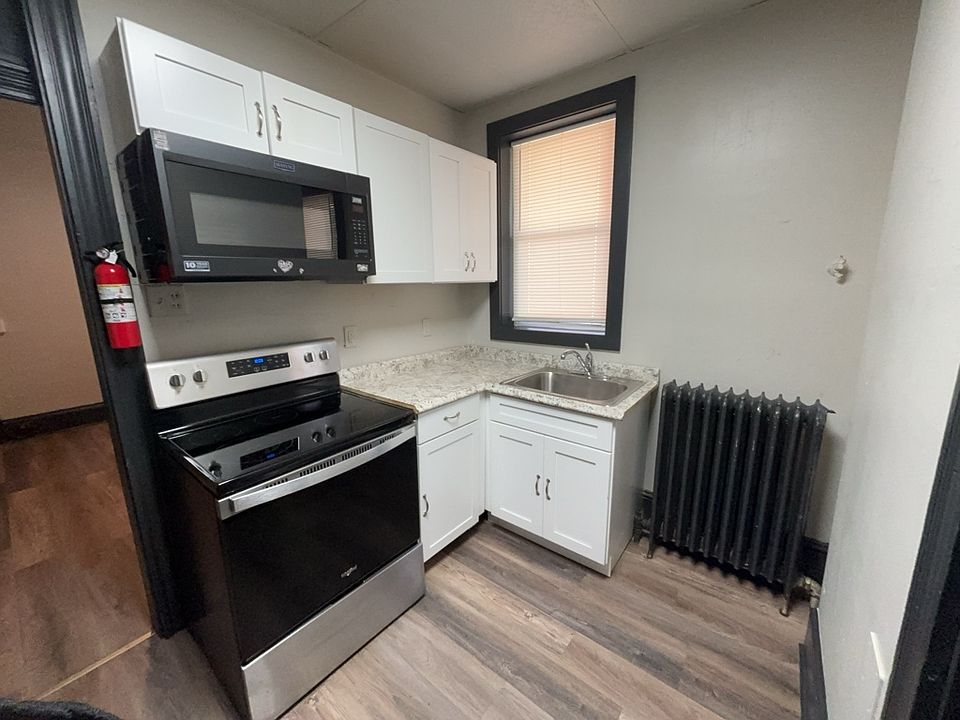 1st image of 19 S Ann St #11502267