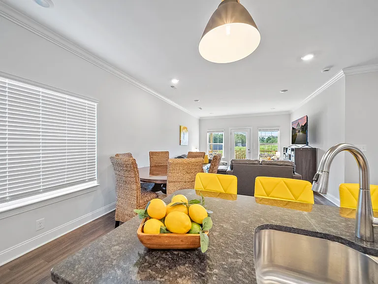 1621 Spring Berry Ln — Photo 6