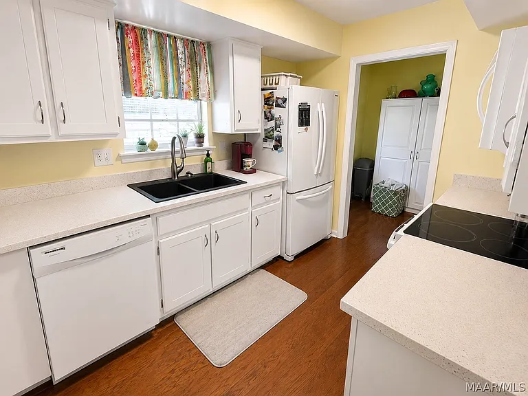 2940 Willow Lane Dr — Photo 4