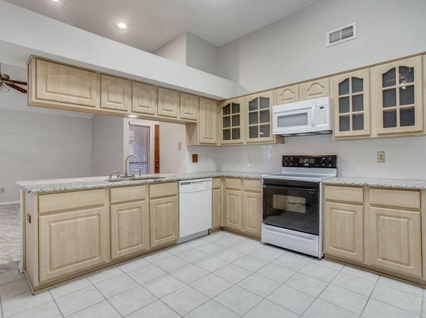 573 Grace Ln