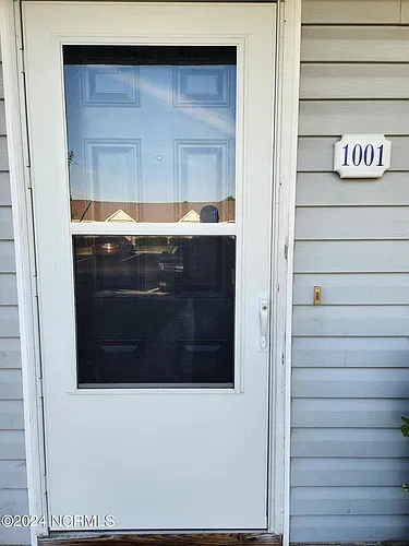 1001 Courtyard W Photo 1
