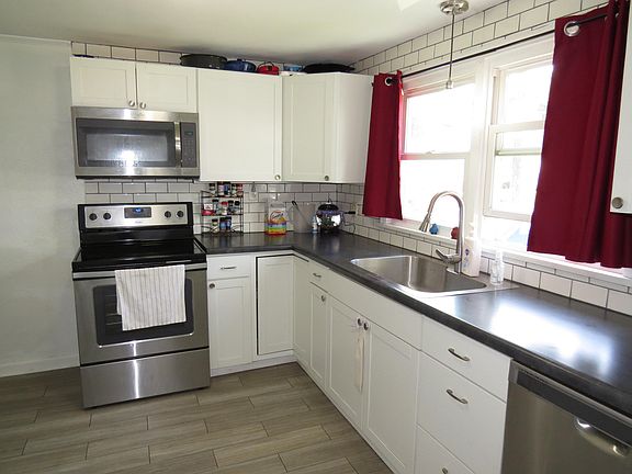 5th image of 129 W Broadway St