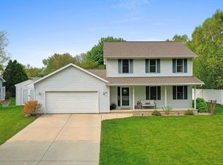 818 E Saint Joseph St, Green Bay, WI 54301