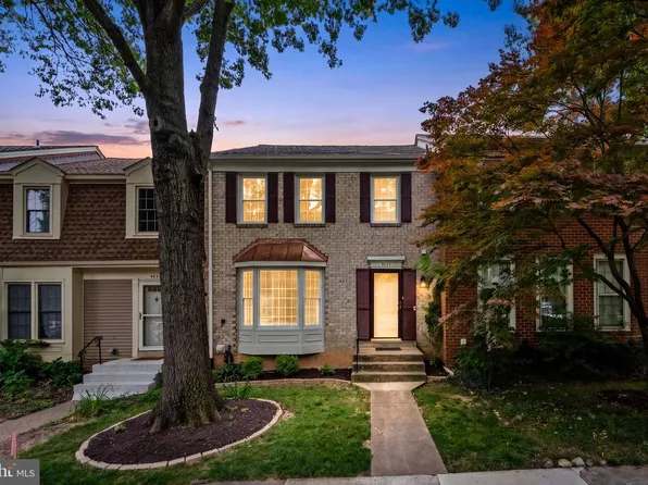 9639 Scotch Haven Dr, Vienna, VA 22181