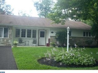 1050 Jeffrey Dr, Southampton, PA 18966