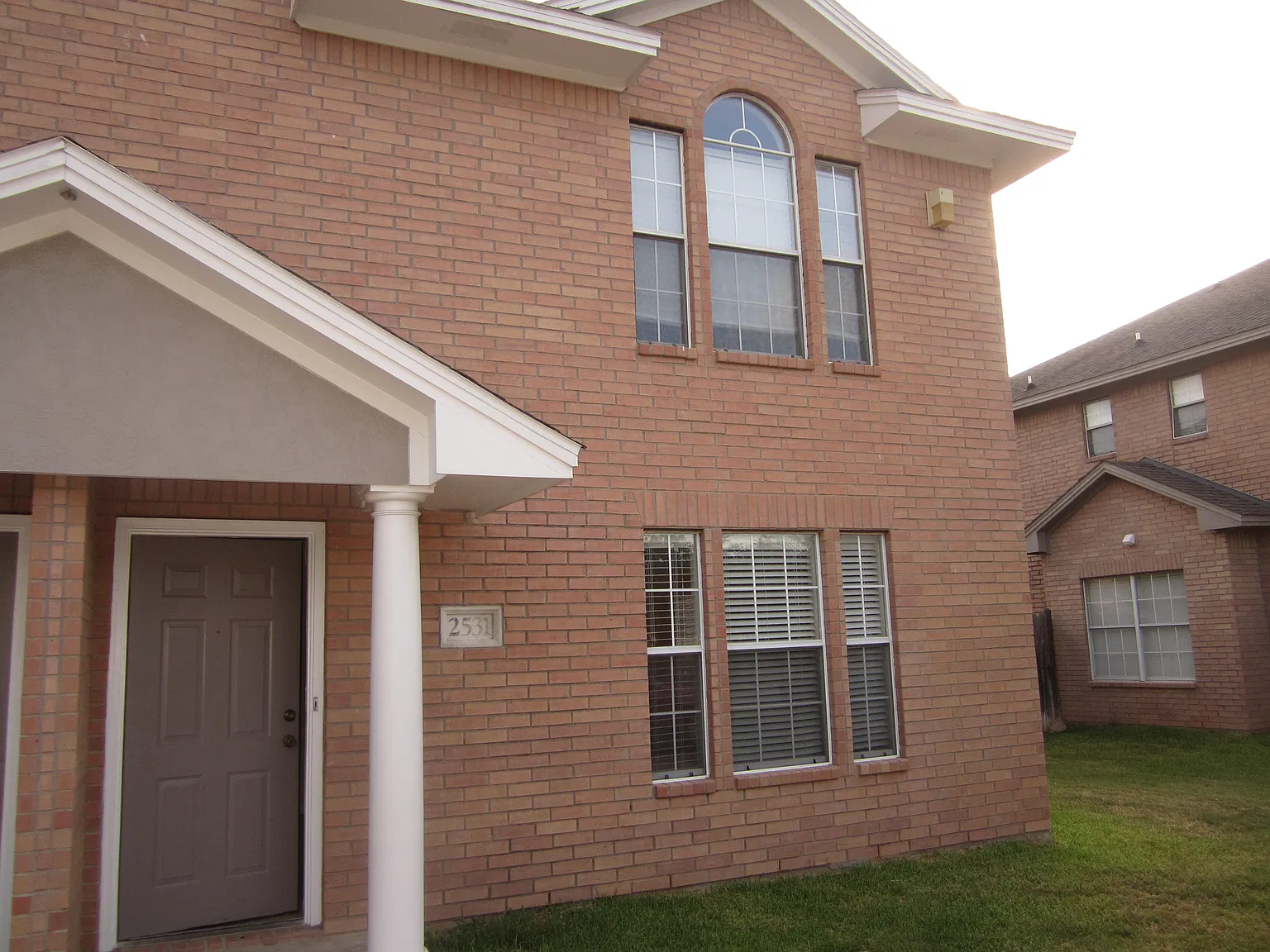 2529-31 Ashford — Photo 1