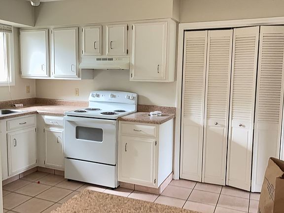 3rd image of 10301 N Kings Hwy APT 8-4