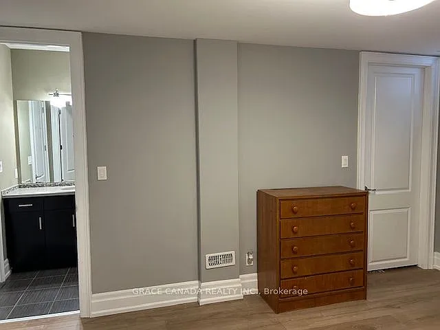 3130 Hines Dr #LOWER — Photo 14