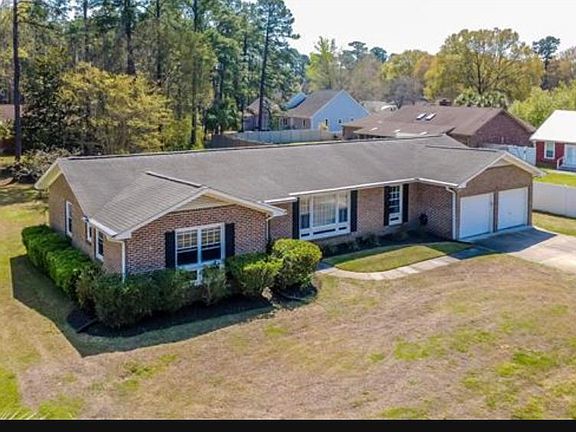 4th image of 27 Plantation Rd.