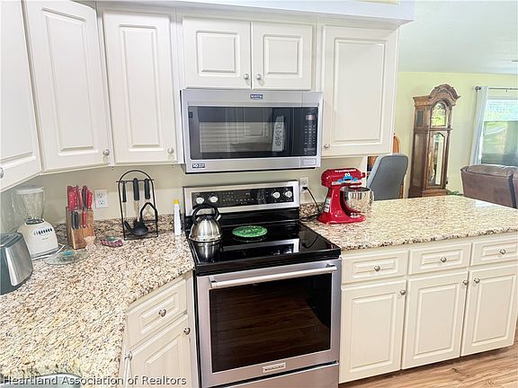 4th image of 3019 Jacaranda Ave