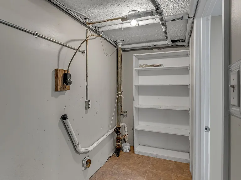 4917 Salem Dr — Photo 29