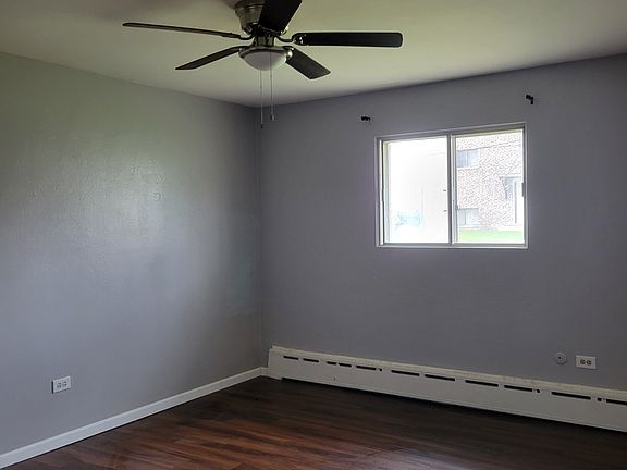 3rd image of 2850 Darrow Ln