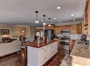 561 Stagecoach Trl, Hudson, WI 54016