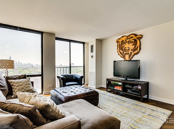 4th image of 345 W Fullerton Pkwy APT 1604