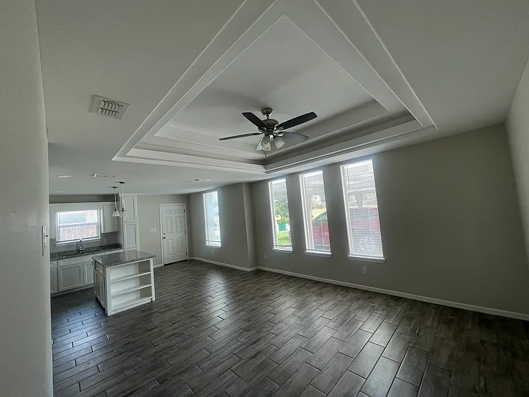 Bella Costa Dr — Photo 3
