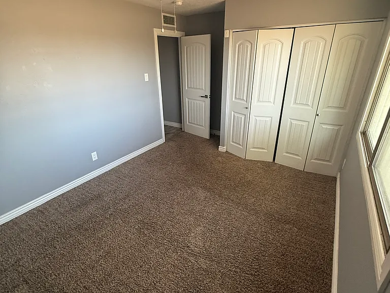 5304 W Beck Ln — Photo 31