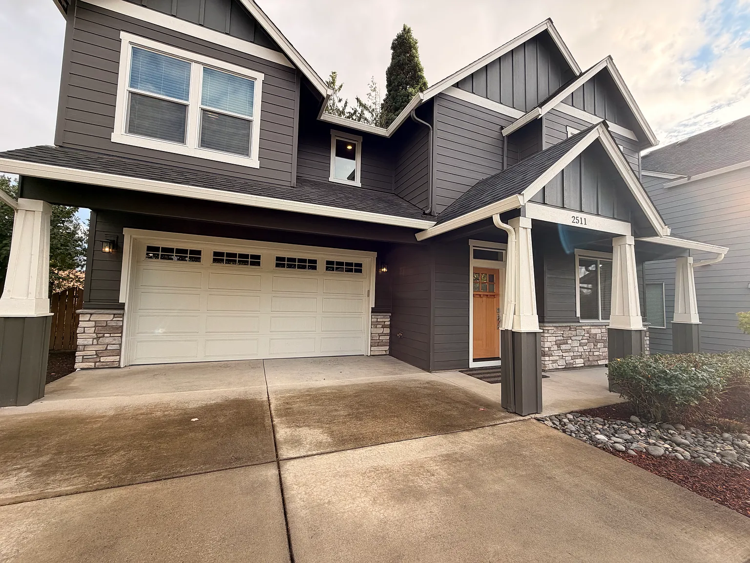 3 bed, 2.5 bath, 1652 sqft, $2,975 — Photo 2