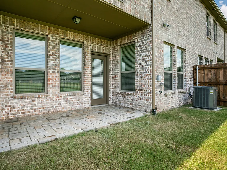 4809 Pasadena Dr — Photo 24