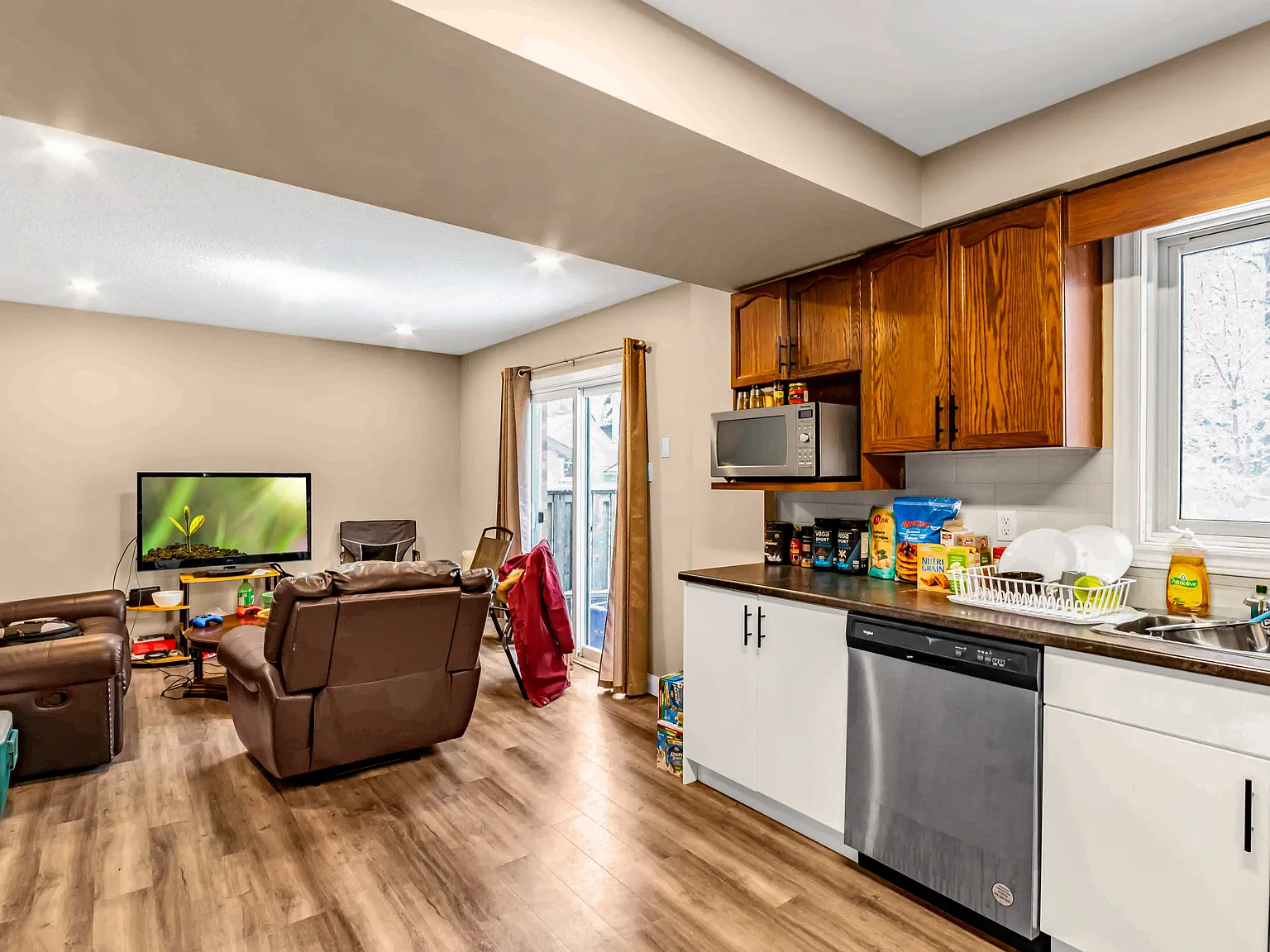 4 bed, $3,180 — Photo 3
