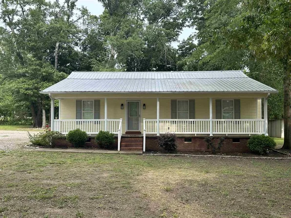 40 Love Ln, Savannah, TN 38372