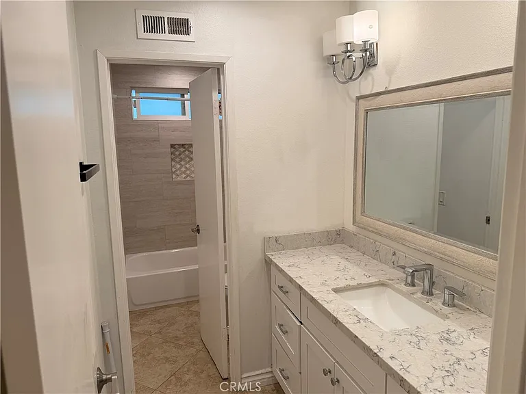 511 Mariposa Ave — Photo 10