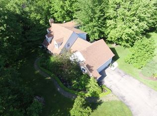 6021 Pilgrim Dr, Erie, PA 16509